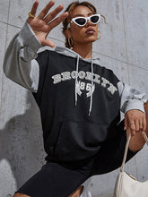 Sweat-shirt à capuche imprimé lettres colorblock pour femme